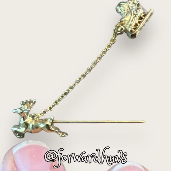 Vintage 1983 Avon Gold Tone Santa Sleigh and Reindeer Stick Pin - Picture 9 of 12